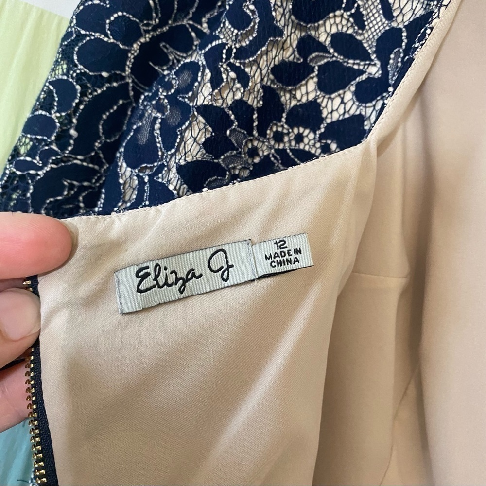 Eliza J Lace Beaded Cocktail Dress Navy Blue Sz 12 - Picture 2 of 11